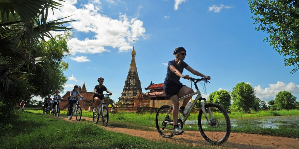 Cycle tour in Myanmar