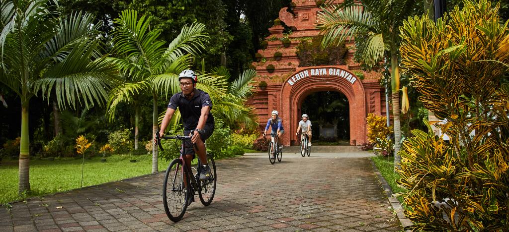 Bike tour team in Indonesia feature